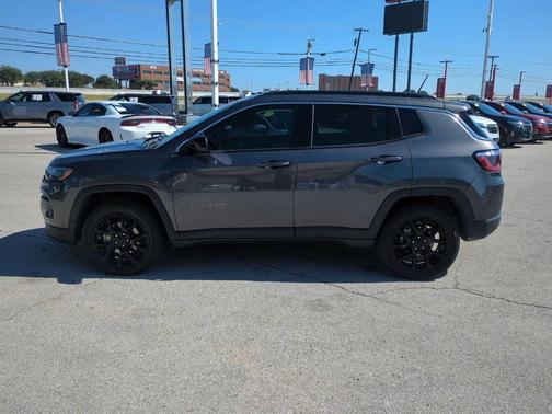 2022 Jeep Compass Latitude Lux