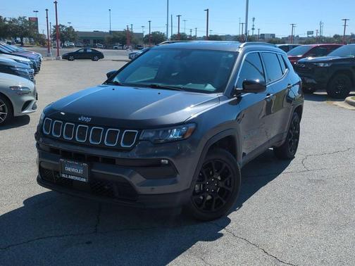 2022 Jeep Compass Latitude Lux