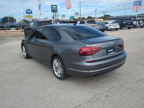 2019 Volkswagen Passat 2.0T Wolfsburg