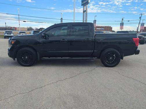 2018 Nissan Titan SV