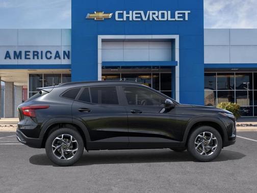 Mosaic Black Metallic 2026 Chevrolet Trax LT