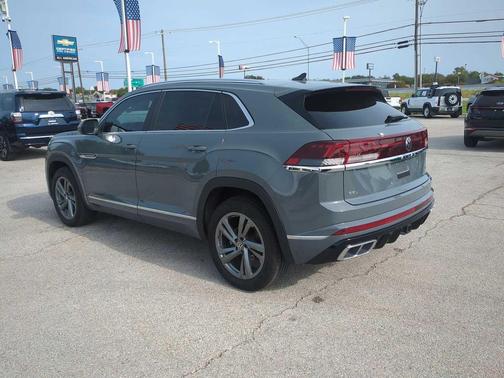 2024 Volkswagen Atlas Cross Sport 2.0T SEL R-Line