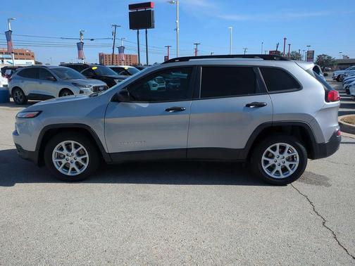 2017 Jeep Cherokee Sport