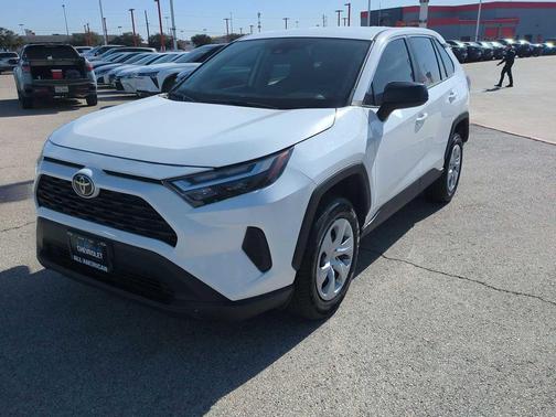 2024 Toyota RAV4 LE