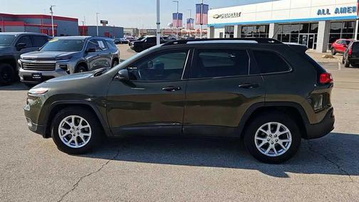 2016 Jeep Cherokee Sport
