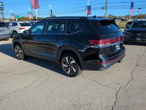 2024 Volkswagen Atlas 2.0T SE