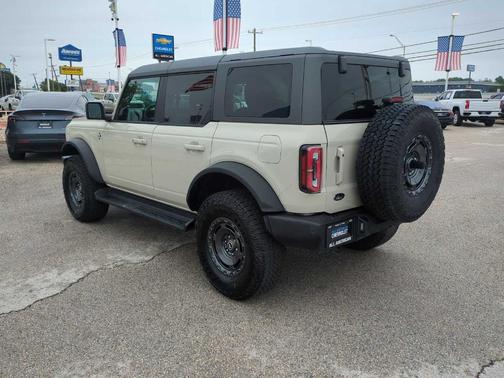 Desert Sand 2025 Ford Bronco Outer Banks