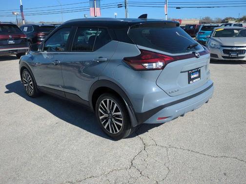 2022 Nissan Kicks SV