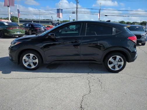 Crystal Black Pearl 2019 Honda HR-V LX