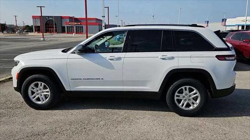 2022 Jeep Grand Cherokee Laredo
