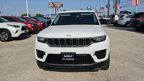2022 Jeep Grand Cherokee Laredo