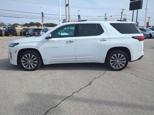 2023 Chevrolet Traverse Premier
