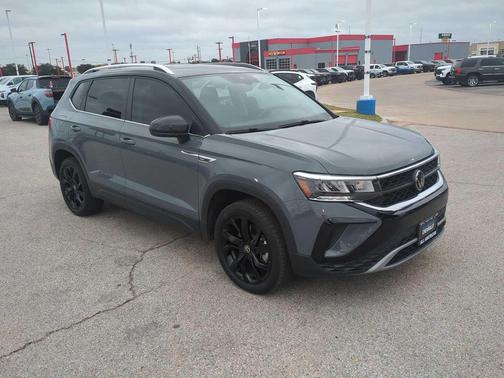 2024 Volkswagen Taos 1.5T SE