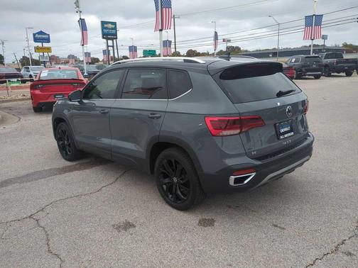 2024 Volkswagen Taos 1.5T SE