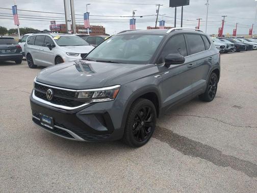 2024 Volkswagen Taos 1.5T SE