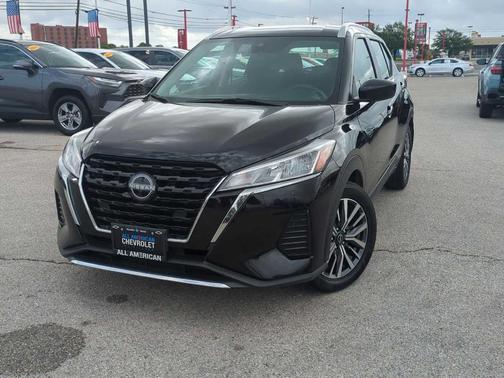 Super Black 2024 Nissan Kicks SV