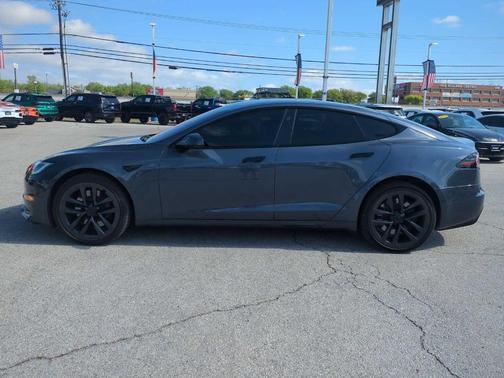 2022 Tesla Model S Base