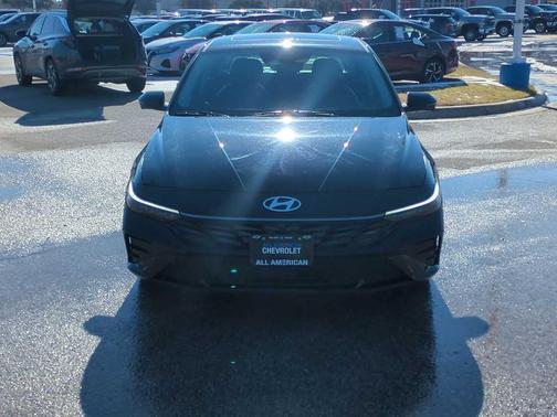 2024 Hyundai ELANTRA Limited