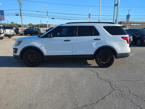 2017 Ford Explorer Base