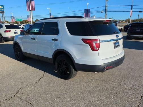 2017 Ford Explorer Base