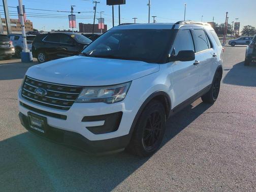 2017 Ford Explorer Base