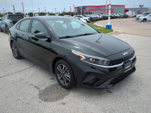 Aurora Black 2023 Kia Forte LXS
