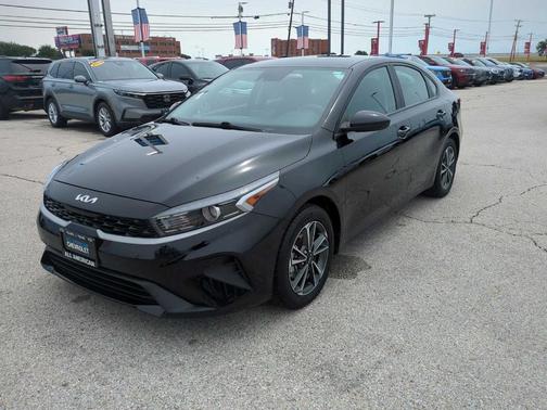 Aurora Black 2023 Kia Forte LXS