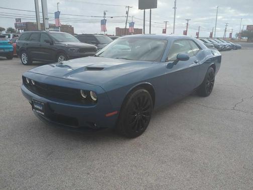 2022 Dodge Challenger SXT