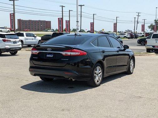 Photo 5 of 21 of 2018 Ford Fusion SE