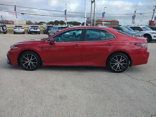 2024 Toyota Camry SE