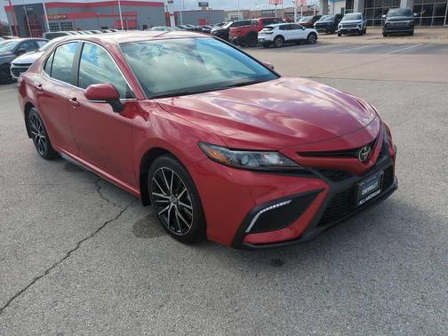 2024 Toyota Camry SE