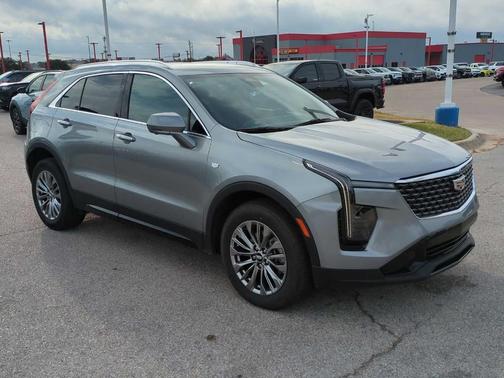 2025 Cadillac XT4 Premium Luxury