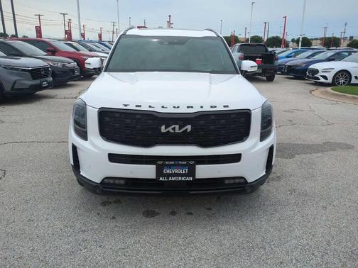 Glacial White Pearl 2022 Kia Telluride SX