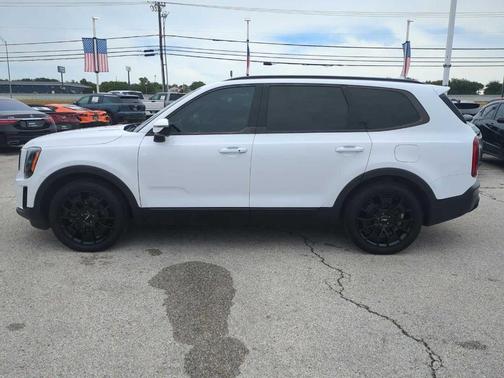 Glacial White Pearl 2022 Kia Telluride SX