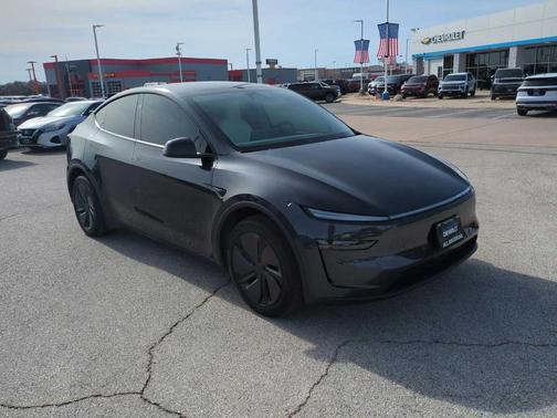 2026 Tesla Model Y PREMIUM