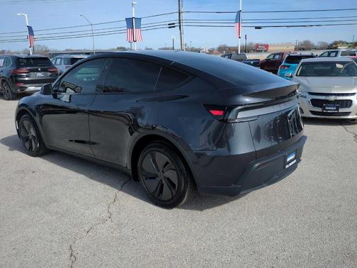 2026 Tesla Model Y PREMIUM
