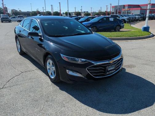 Mosaic Black Metallic 2024 Chevrolet Malibu LT