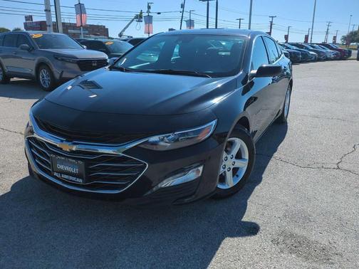 Mosaic Black Metallic 2024 Chevrolet Malibu LT