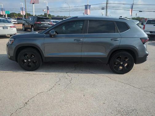 Platinum Gray Metallic 2025 Volkswagen Taos 1.5T SEL