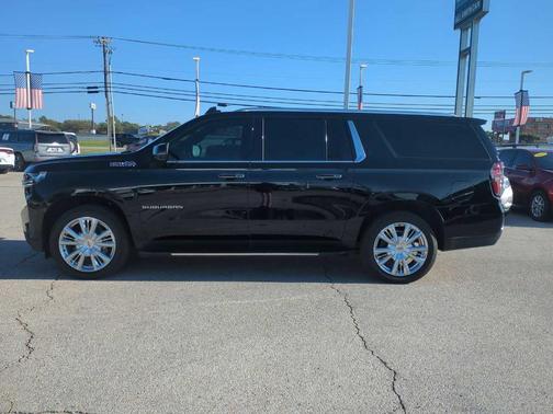 2023 Chevrolet Suburban High Country