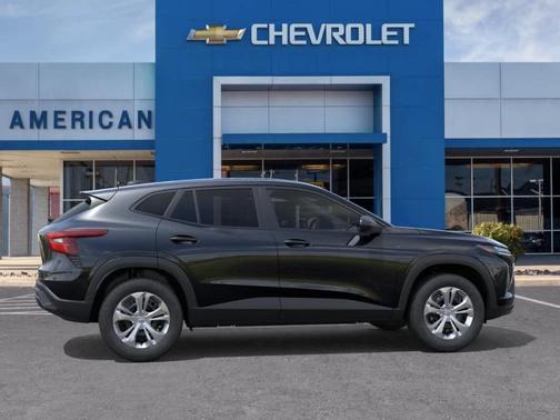 Mosaic Black Metallic 2026 Chevrolet Trax LS