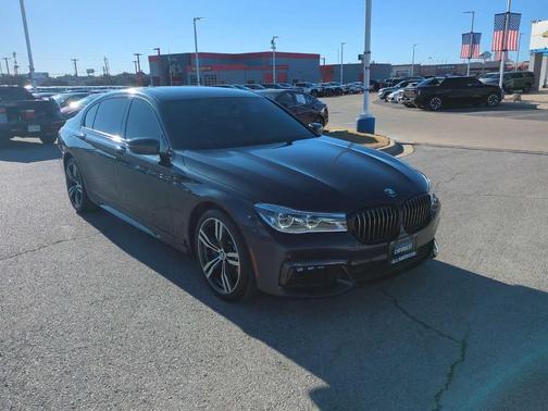 2017 BMW 750 i