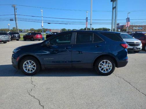 2022 Chevrolet Equinox LS