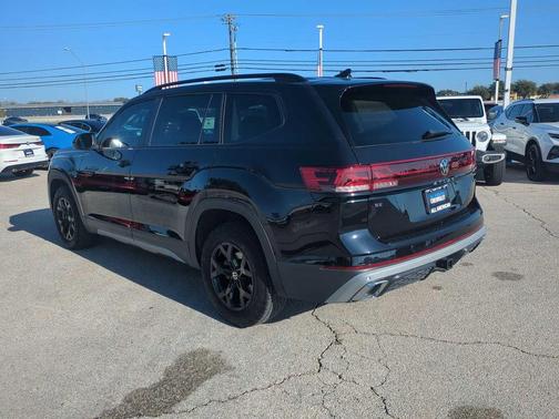2024 Volkswagen Atlas 2.0T Peak Edition SE w/Technology