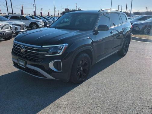 2024 Volkswagen Atlas 2.0T Peak Edition SE w/Technology