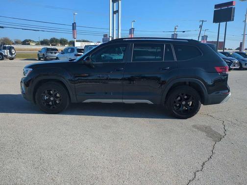 2024 Volkswagen Atlas 2.0T Peak Edition SE w/Technology