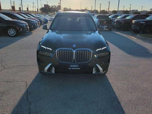 2025 BMW X7 xDrive40i