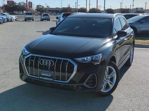2022 Audi Q3 45 S line Premium