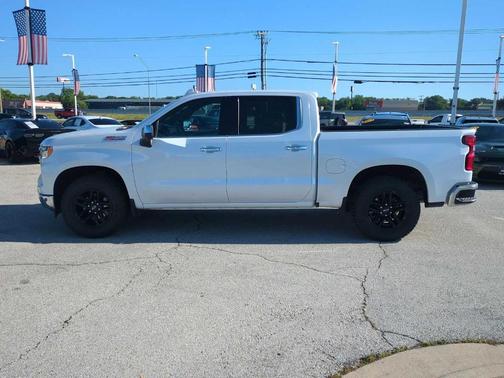 Iridescent Pearl Tricoat 2024 Chevrolet Silverado 1500 LTZ