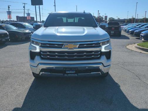 Iridescent Pearl Tricoat 2024 Chevrolet Silverado 1500 LTZ